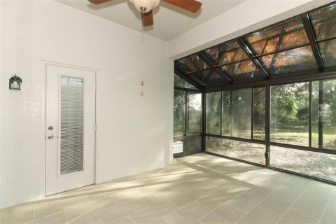House in Apopka, Florida 4 bedrooms, 205.5 sq.m. № 1631567 - photo 25