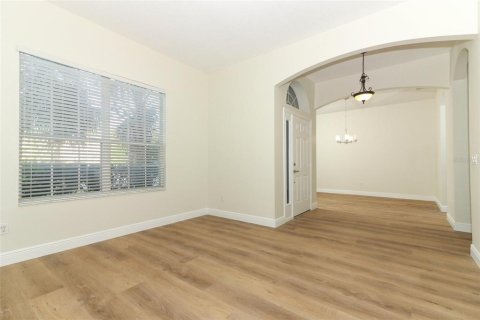 House in Apopka, Florida 4 bedrooms, 205.5 sq.m. № 1631567 - photo 5