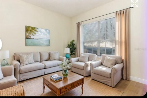 House in Apopka, Florida 4 bedrooms, 205.5 sq.m. № 1631567 - photo 4