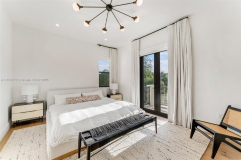 Villa ou maison à vendre à Pinecrest, Floride: 5 chambres, 532.14 m2 № 1931533 - photo 30