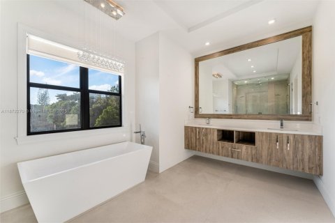 Villa ou maison à vendre à Pinecrest, Floride: 5 chambres, 532.14 m2 № 1931533 - photo 23