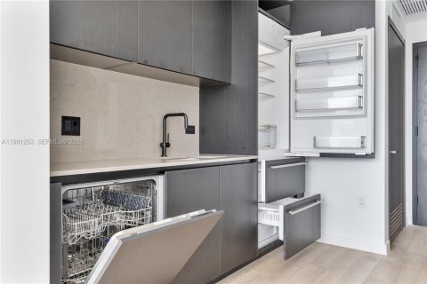 Купить кондоминиум в Майами, Флорида 1 спальня, 57.32м2, № 2056970 - фото 14