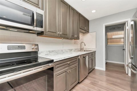Copropriété à louer à Palm Harbor, Floride: 2 chambres, 113.34 m2 № 1917958 - photo 5