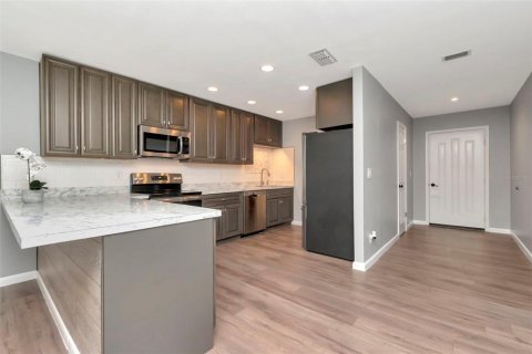 Condominio en alquiler en Palm Harbor, Florida, 2 dormitorios, 113.34 m2 № 1917958 - foto 3