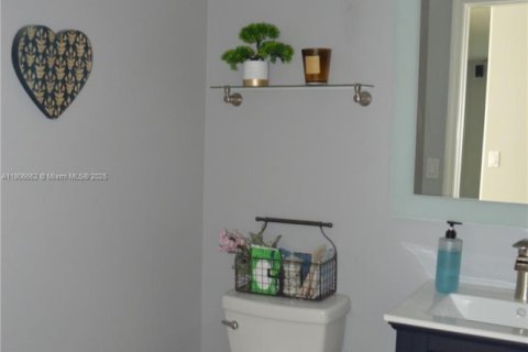Villa ou maison à vendre à Sunrise, Floride: 3 chambres, 208.84 m2 № 1750404 - photo 9