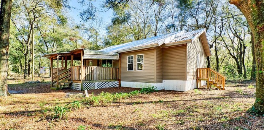 House in Bell, Florida 3 bedrooms, 101.17 sq.m. № 2202231