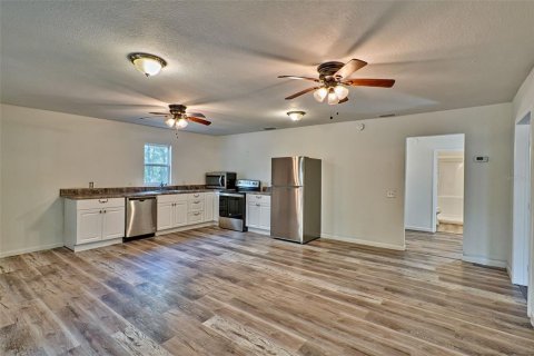 House in Bell, Florida 3 bedrooms, 101.17 sq.m. № 2202231 - photo 3