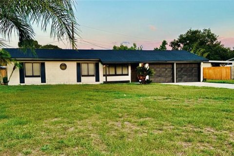House in Winter Park, Florida 3 bedrooms, 115.01 sq.m. № 2222953