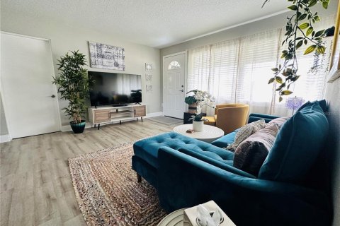 House in Winter Park, Florida 3 bedrooms, 115.01 sq.m. № 2222953 - photo 4