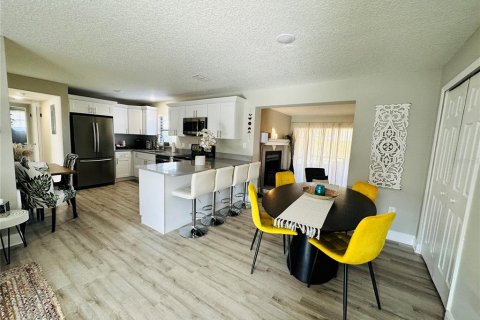 House in Winter Park, Florida 3 bedrooms, 115.01 sq.m. № 2222953 - photo 7