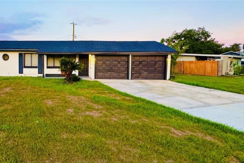 House in Winter Park, Florida 3 bedrooms, 115.01 sq.m. № 2222953 - photo 3