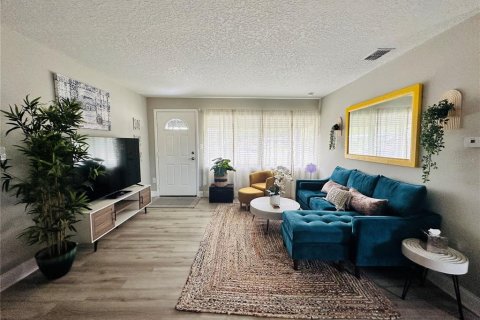 House in Winter Park, Florida 3 bedrooms, 115.01 sq.m. № 2222953 - photo 5