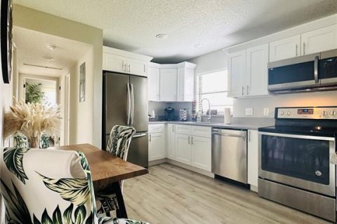 House in Winter Park, Florida 3 bedrooms, 115.01 sq.m. № 2222953 - photo 20