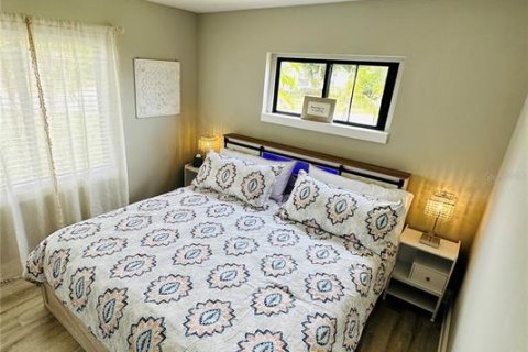 House in Winter Park, Florida 3 bedrooms, 115.01 sq.m. № 2222953 - photo 24