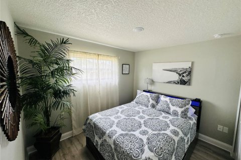 House in Winter Park, Florida 3 bedrooms, 115.01 sq.m. № 2222953 - photo 23