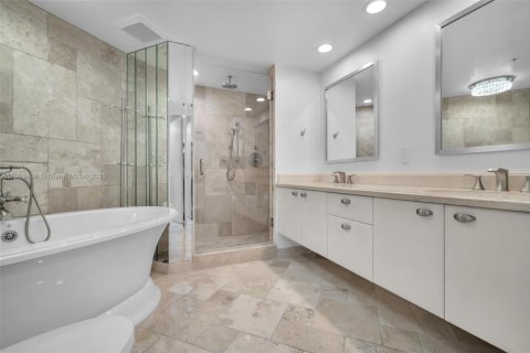 Condo in Fort Lauderdale, Florida, 1 bedroom  № 1967914 - photo 18