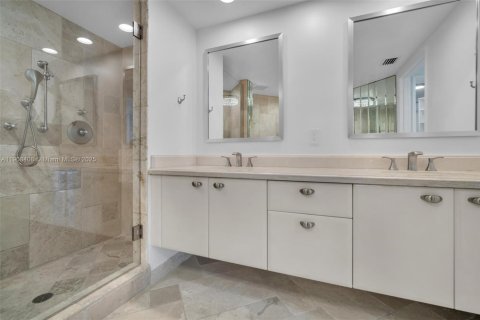 Condo in Fort Lauderdale, Florida, 1 bedroom  № 1967914 - photo 19