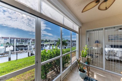 Condominio en alquiler en Punta Gorda, Florida, 2 dormitorios, 104.05 m2 № 1907292 - foto 24