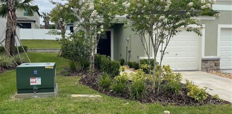 Touwnhouse à ABBOTT SQUARE à Zephyrhills, Floride 2 chambres, 143.16 m2 № 1858053