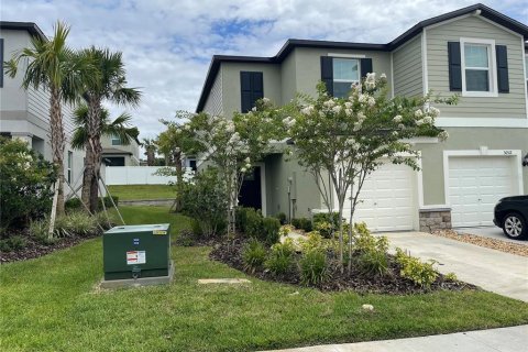 Touwnhouse à louer à Zephyrhills, Floride: 2 chambres, 143.16 m2 № 1858053 - photo 2