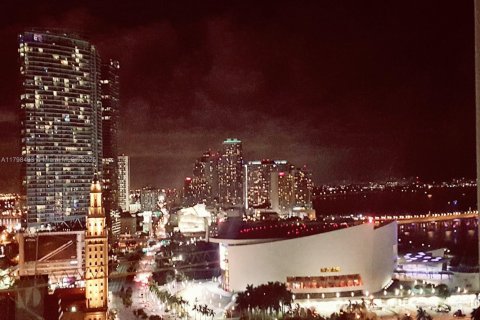 Condo in Miami, Florida, 2 bedrooms  № 1936288 - photo 21