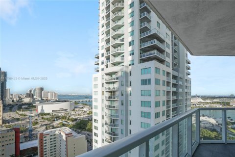 Condo in Miami, Florida, 2 bedrooms  № 1936288 - photo 8