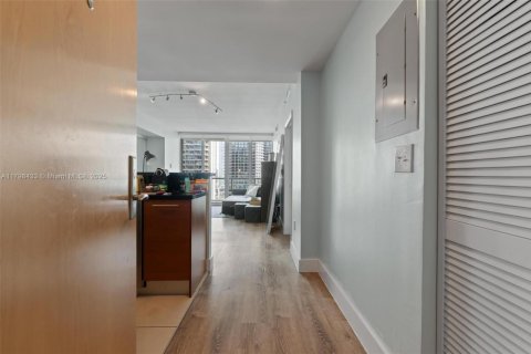 Condo in Miami, Florida, 2 bedrooms  № 1936288 - photo 28