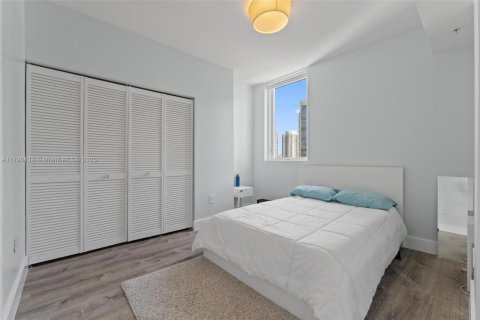 Condo in Miami, Florida, 2 bedrooms  № 1936288 - photo 17