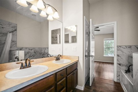 Townhouse in Clearwater, Florida 3 bedrooms, 138.98 sq.m. № 2334193 - photo 12