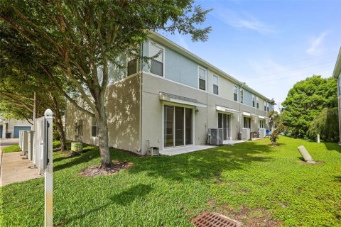 Townhouse in Clearwater, Florida 3 bedrooms, 138.98 sq.m. № 2334193 - photo 23
