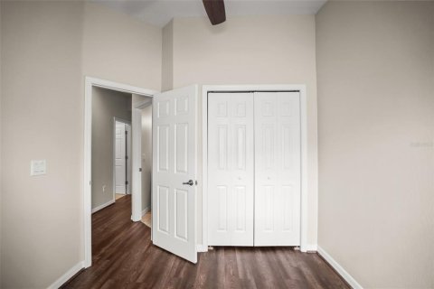 Townhouse in Clearwater, Florida 3 bedrooms, 138.98 sq.m. № 2334193 - photo 16