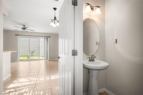 Townhouse in Clearwater, Florida 3 bedrooms, 138.98 sq.m. № 2334193 - photo 3