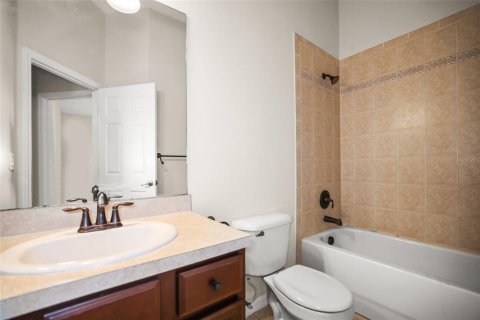 Townhouse in Clearwater, Florida 3 bedrooms, 138.98 sq.m. № 2334193 - photo 18