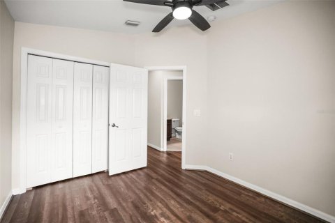 Townhouse in Clearwater, Florida 3 bedrooms, 138.98 sq.m. № 2334193 - photo 14
