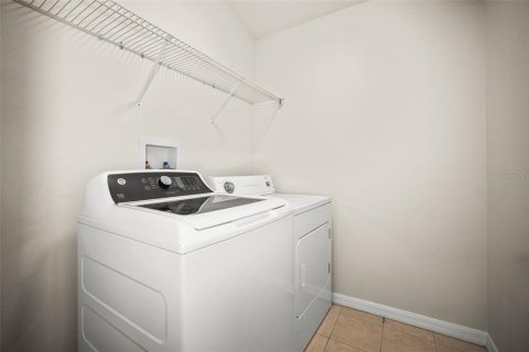 Townhouse in Clearwater, Florida 3 bedrooms, 138.98 sq.m. № 2334193 - photo 19