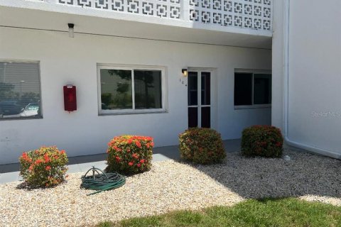 Condominio en venta en Seminole, Florida, 2 dormitorios, 81.2 m2 № 1919546 - foto 2