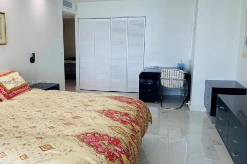 Copropriété à louer à Hallandale Beach, Floride: 2 chambres, 136.19 m2 № 2015672 - photo 10