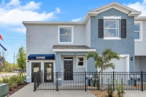 Townhouse in Sarasota, Florida 3 bedrooms, 155.43 sq.m. № 1792752 - photo 1