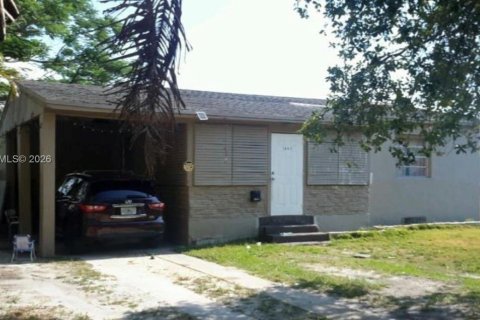 Commercial property in Hollywood, Florida № 2068595 - photo 3