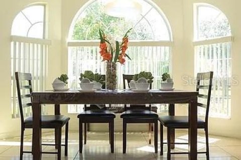 Villa ou maison à louer à Kissimmee, Floride: 5 chambres, 218.41 m2 № 2097653 - photo 6