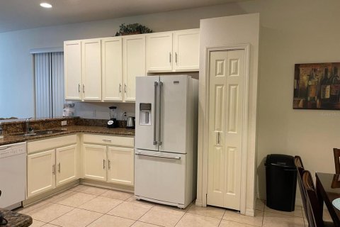 Villa ou maison à louer à Kissimmee, Floride: 5 chambres, 218.41 m2 № 2097653 - photo 3