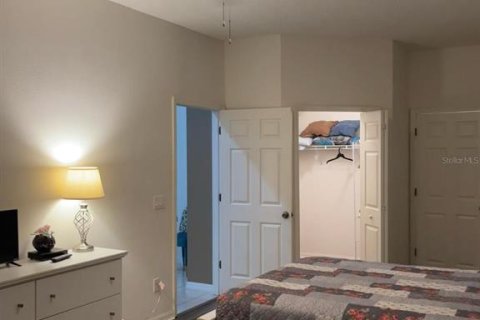 Villa ou maison à louer à Kissimmee, Floride: 5 chambres, 218.41 m2 № 2097653 - photo 16