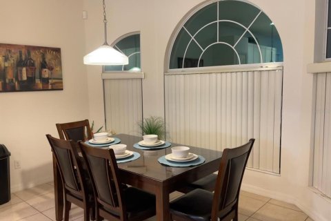 Villa ou maison à louer à Kissimmee, Floride: 5 chambres, 218.41 m2 № 2097653 - photo 5