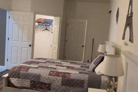 Villa ou maison à louer à Kissimmee, Floride: 5 chambres, 218.41 m2 № 2097653 - photo 19
