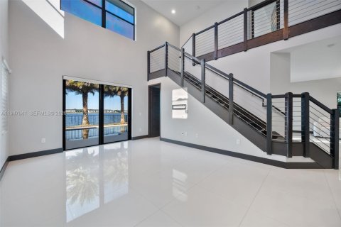 Villa ou maison à vendre à Miami Lakes, Floride: 5 chambres, 283.35 m2 № 2004072 - photo 17