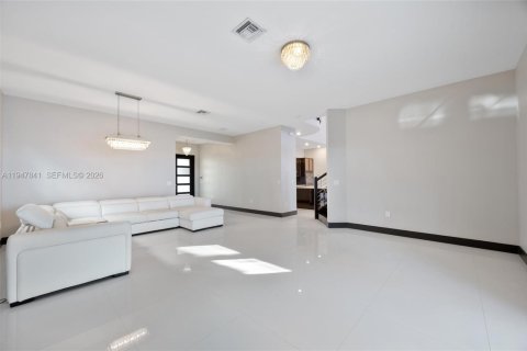 Villa ou maison à vendre à Miami Lakes, Floride: 5 chambres, 283.35 m2 № 2004072 - photo 13