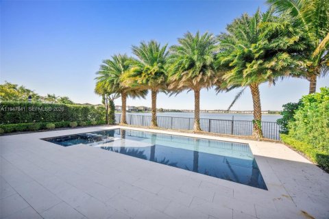 Villa ou maison à vendre à Miami Lakes, Floride: 5 chambres, 283.35 m2 № 2004072 - photo 2