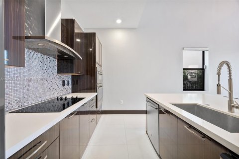 Villa ou maison à vendre à Miami Lakes, Floride: 5 chambres, 283.35 m2 № 2004072 - photo 24