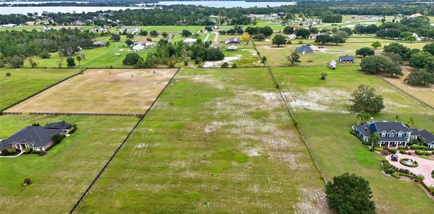 Terrain à Tavares, Floride № 1911760