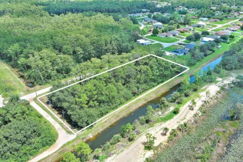 Terreno en venta en Lehigh Acres, Florida № 1890556 - foto 4